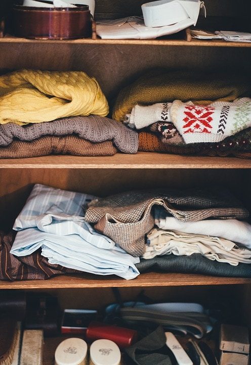 Garderobe med tøj